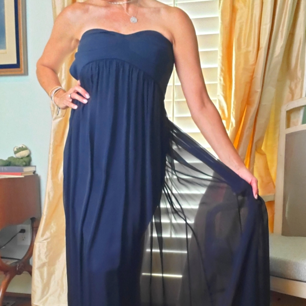 Navy straplessFormal gown